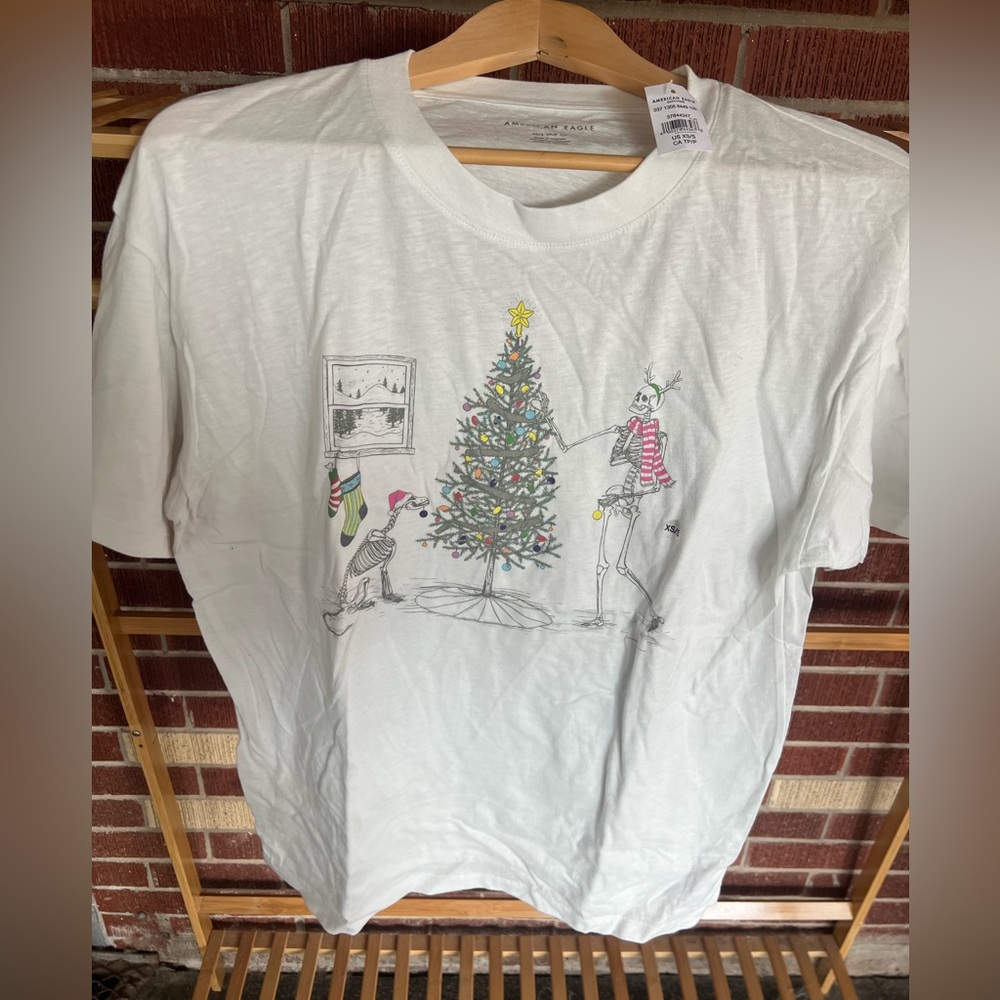 American Eagle NWT Christmas skeleton tee